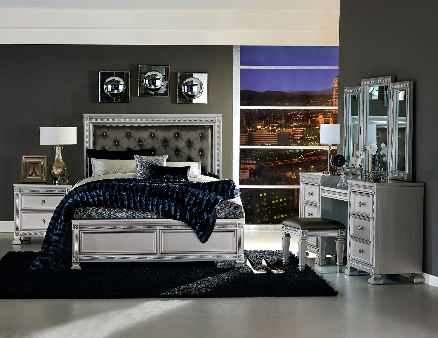 Homelegance Bevelle Button Tufted Upholstered Bedroom Set - Silver