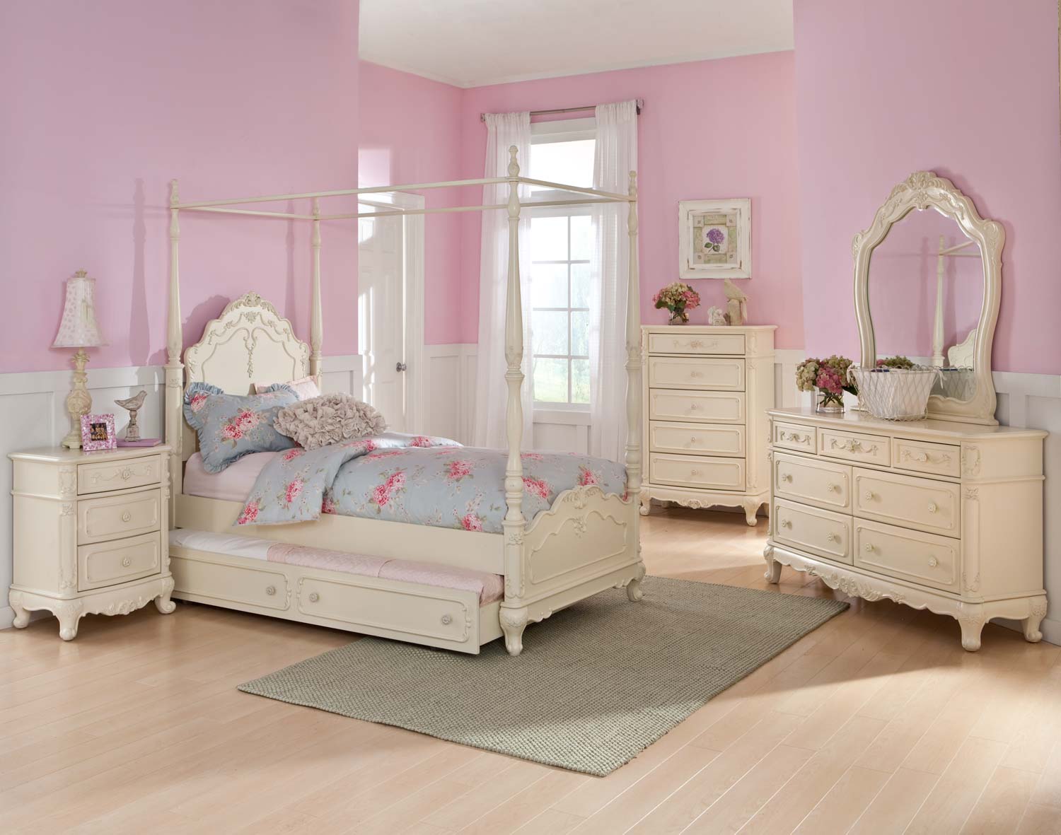 Homelegance Cinderella Poster Bedroom Set - Ecru Homelegance Cinderella Poster Bedroom Set - Ecru